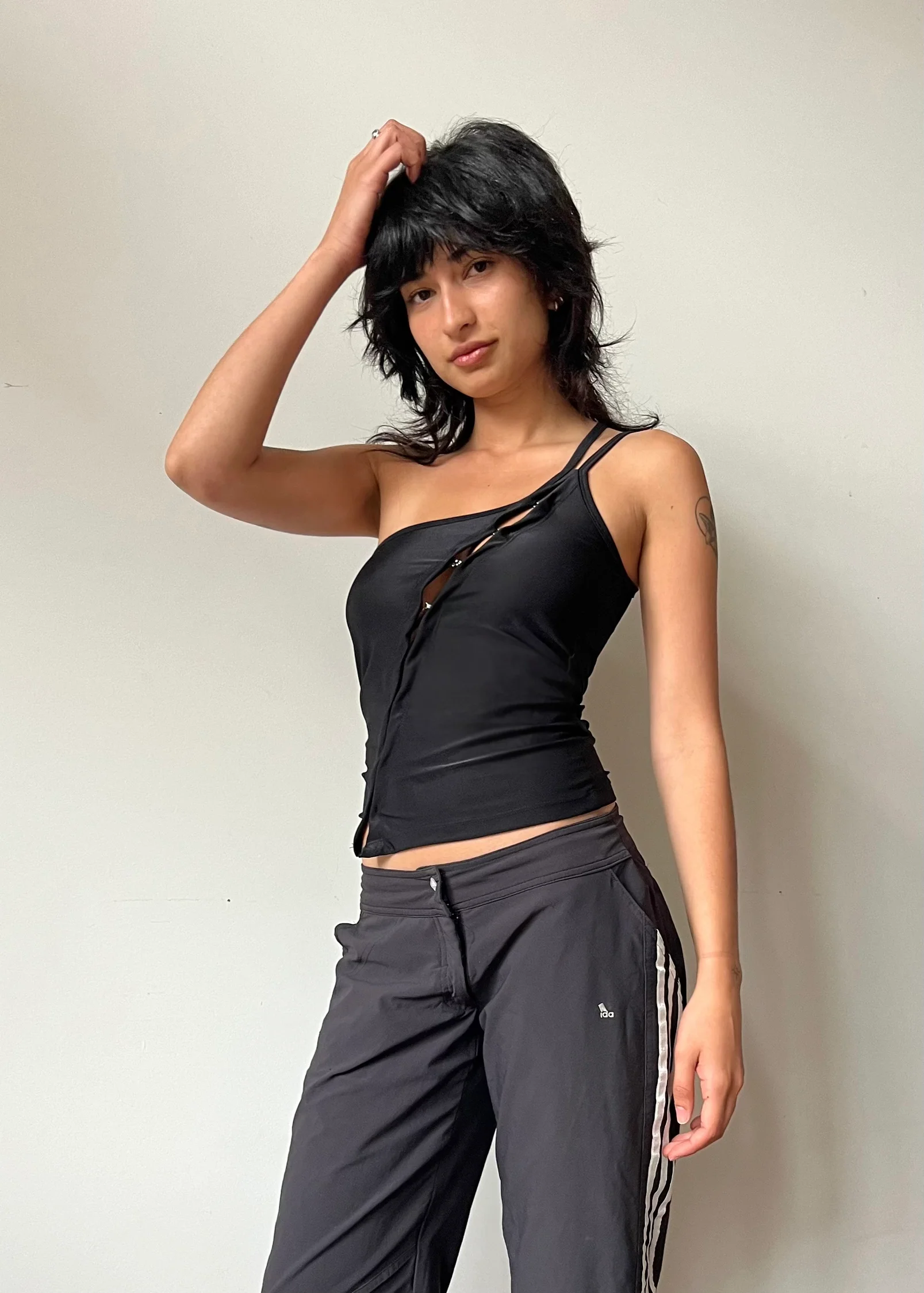 BLACK HOOK AND EYE DOUBLE STRAP TOP - Image 3