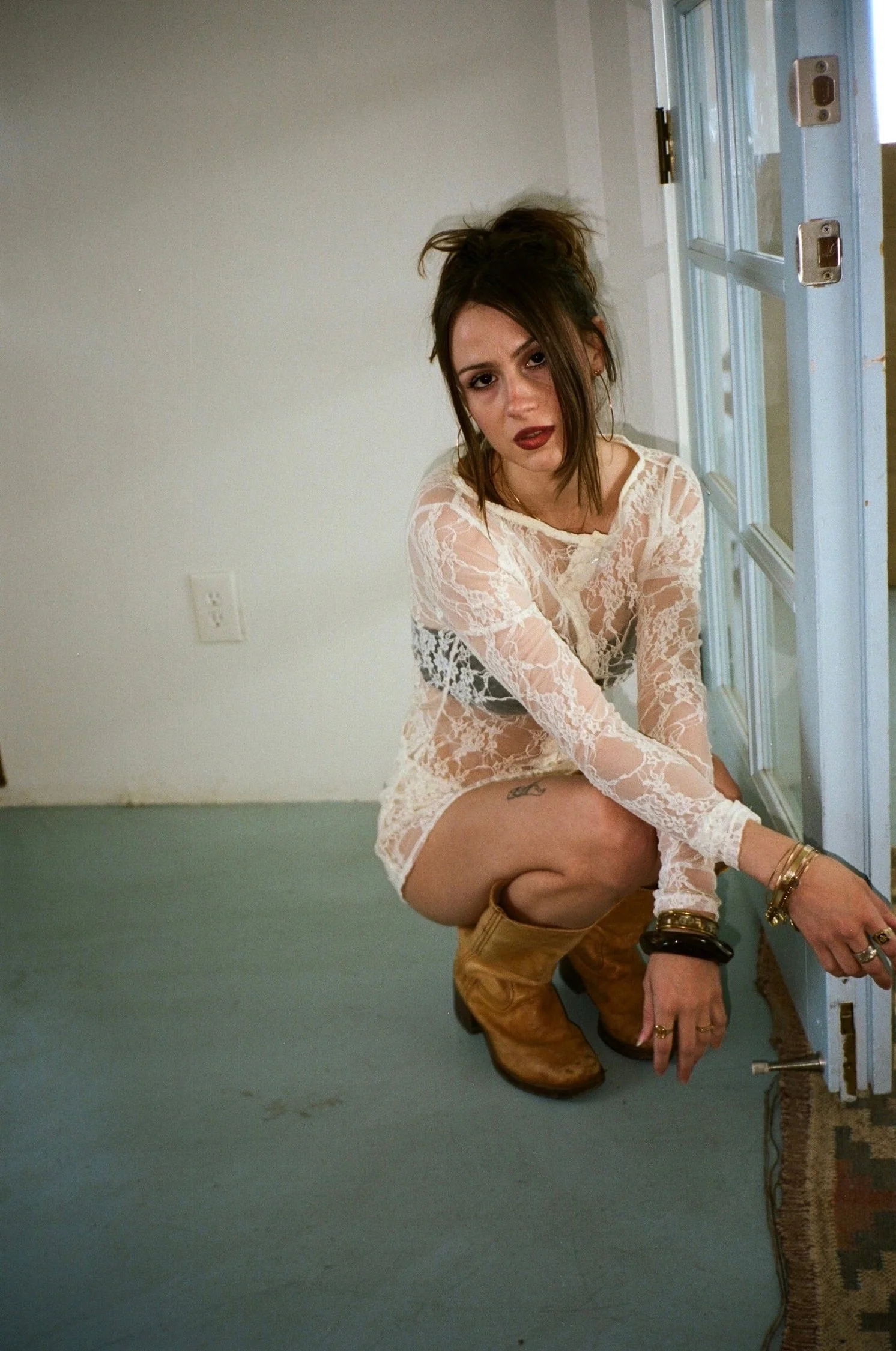 Mars Cardigan in Sandstone Lace - Image 4